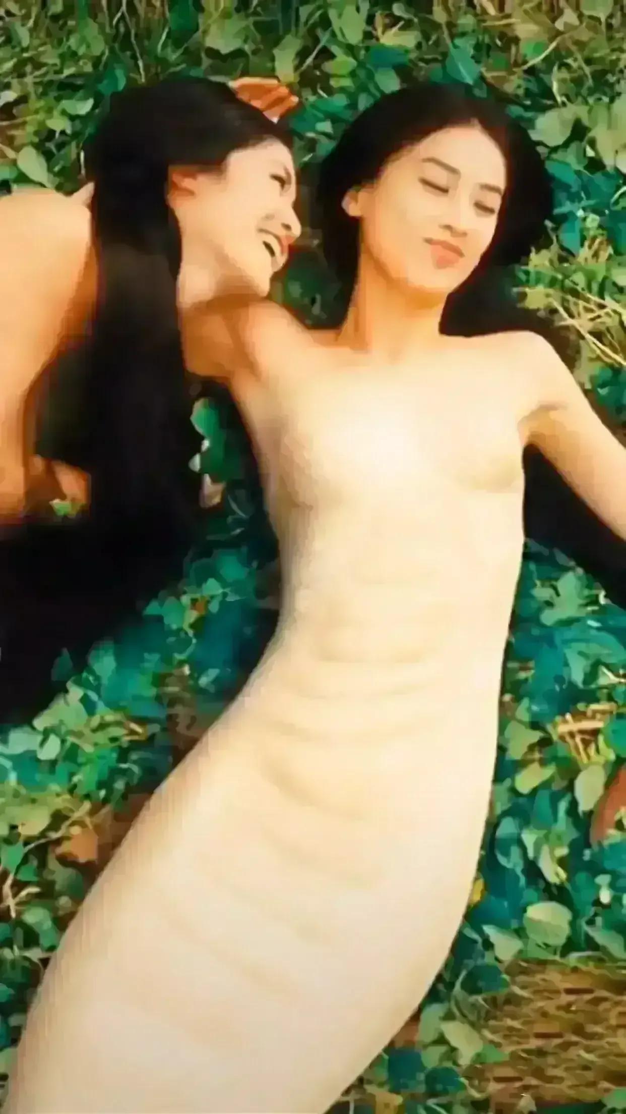 我的妈呀，没想到豪门少奶奶黄圣依还演过这么大尺度的电影，真是为艺术献身呀！

看