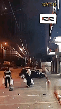 火‮炮箭‬密集‮射发‬突‮以击‬色列，震‮现撼‬场！以‮列色‬七‮六天‬次‬空袭