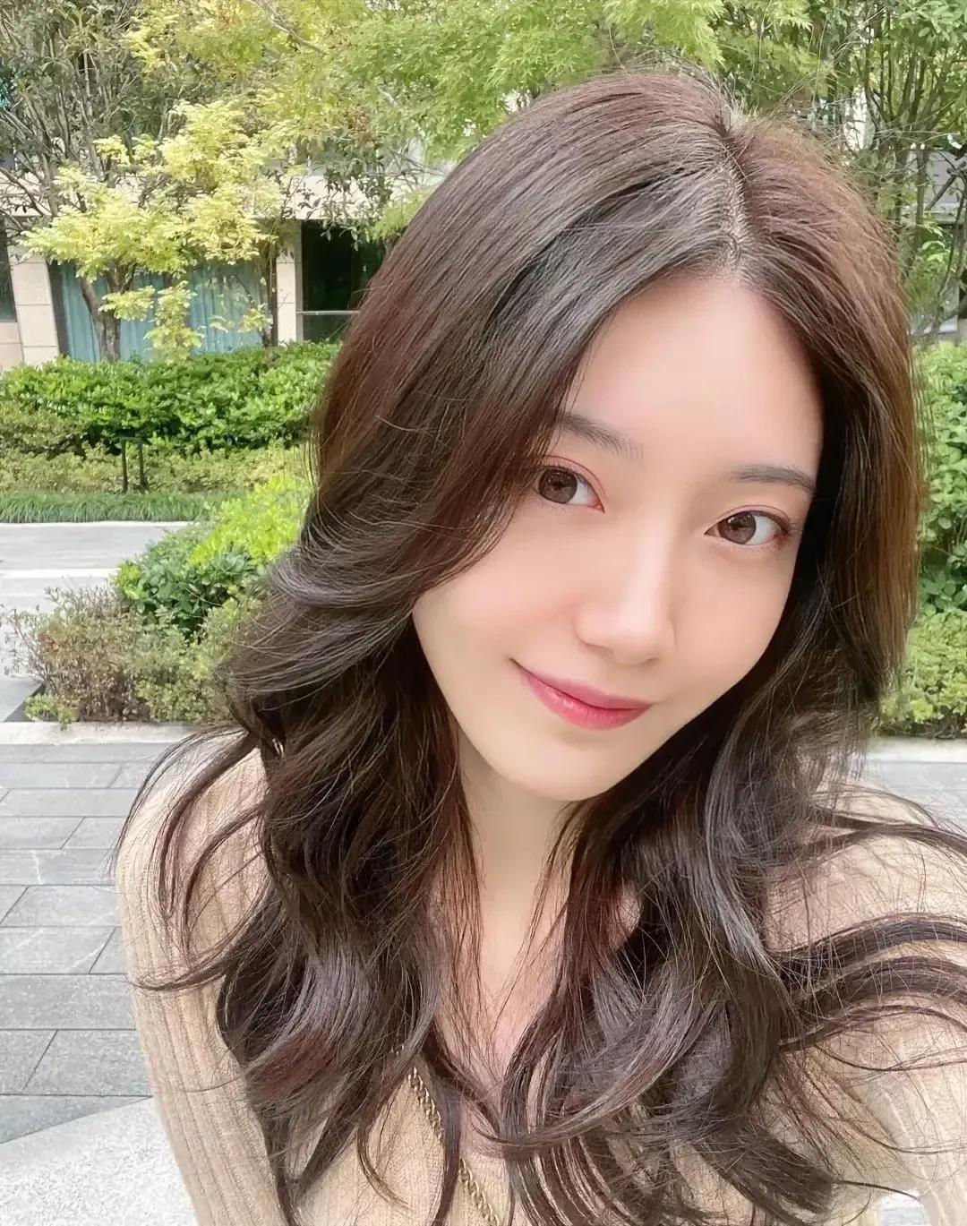 美女欣赏-自拍
美女无处不在无时不有啊
图片来自网络，侵权联系随时删！