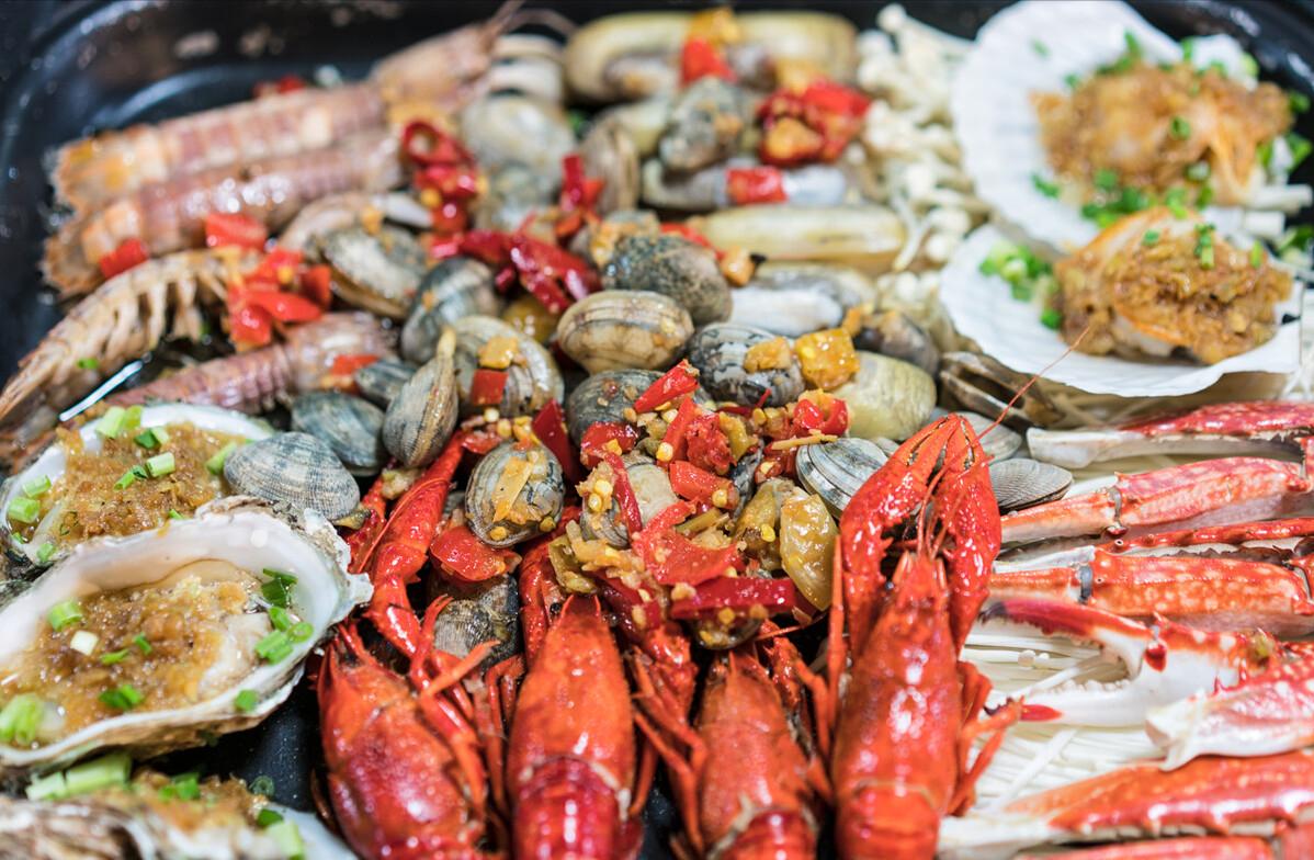 住在海边的人寿命更短吗？否则为什么海鲜是病人最害怕的食物？
一个有趣的现象，很多