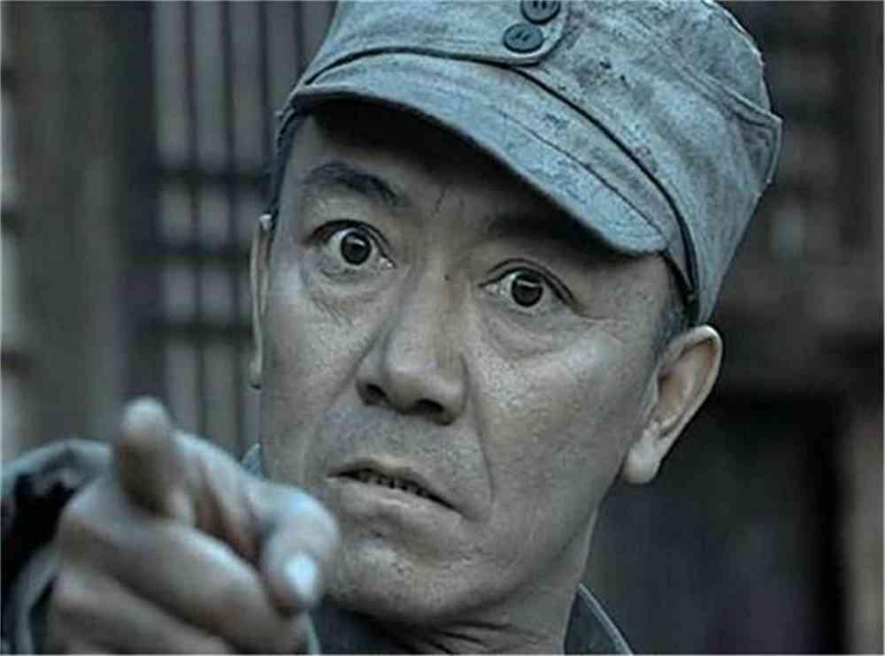 如果李云龙来指挥俄罗斯大军，普京早就攻占基辅了。千军易得，一将难求。一个篱笆三个