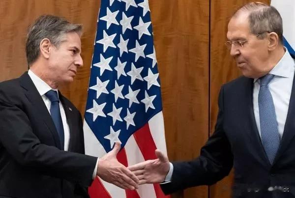 美俄外长通电话，法德拱火力度减小，泽连斯基却入戏太深

来源:铁血观世界

俄乌