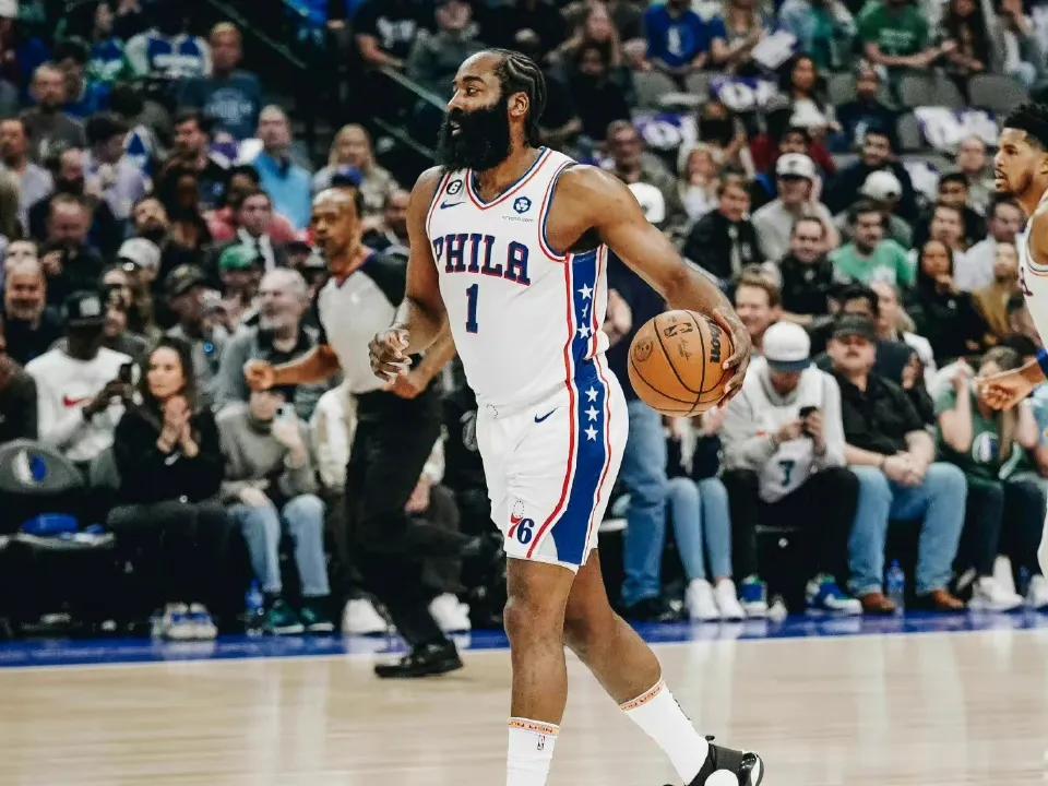 哈登仍在进化 三分纪录有望生涯首次达成

NBA常规赛，76人客场以126比13