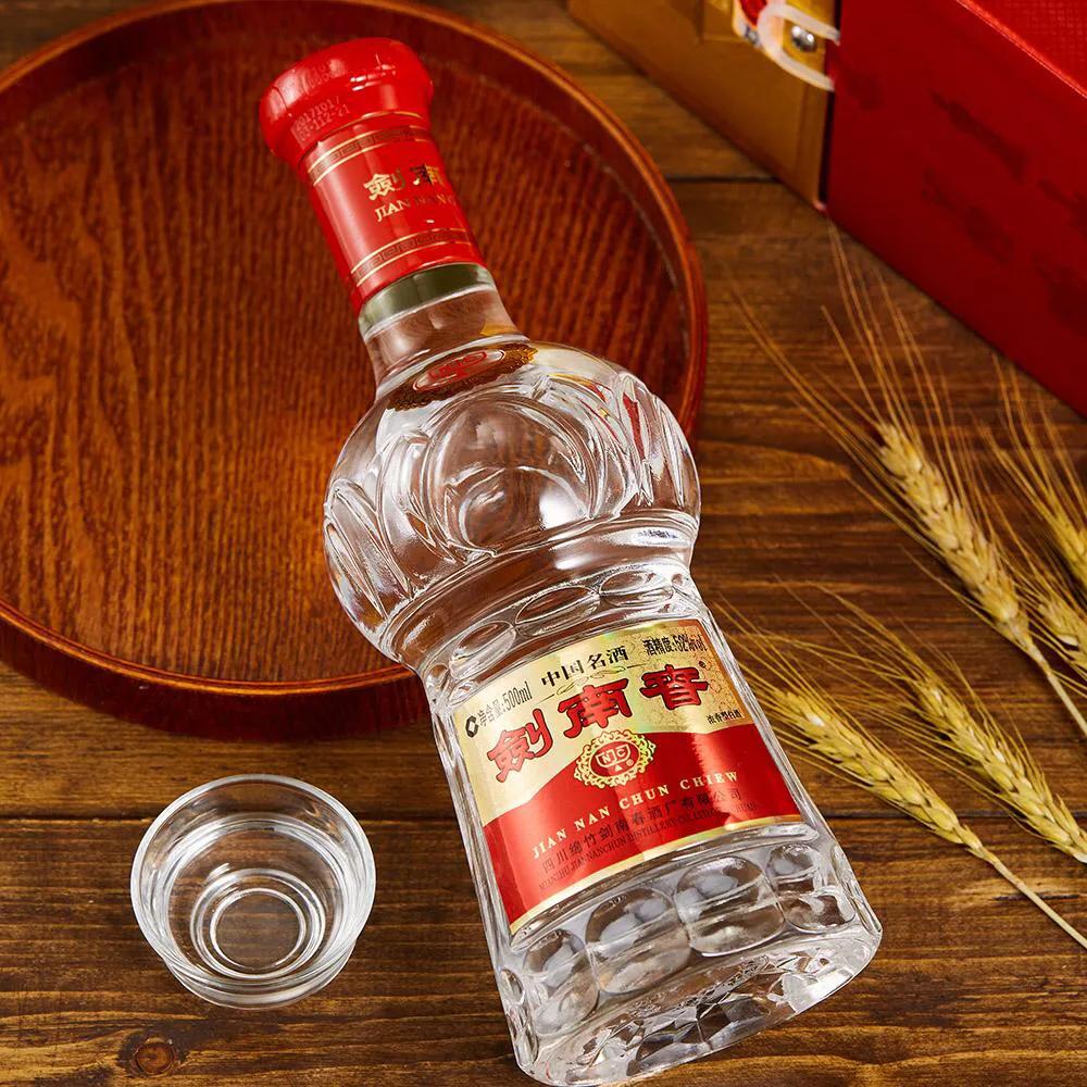 如何判断一瓶酒是“好酒”？掌握4个技巧，再也不会“踩雷”了！

生活中，爱喝白酒