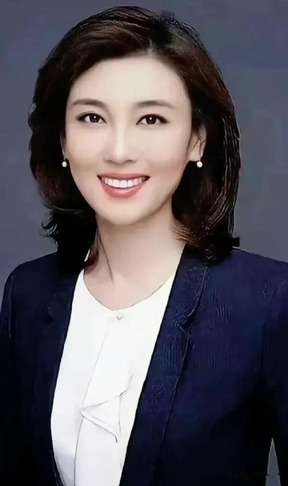 “央视一姐”李红，14岁辍学打工，18岁逃婚
“央视一姐”李红，14岁辍学打工，