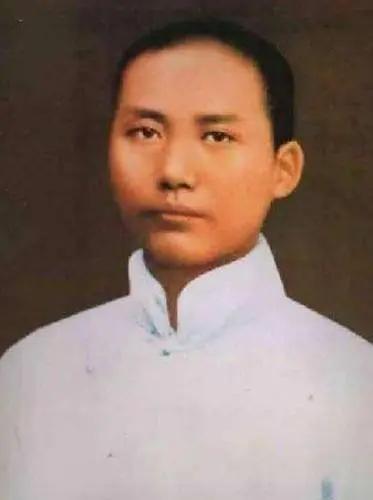 1919年毛主席创刊《湘江评论》：“天不要怕。鬼不要怕。死人不要怕。官僚不要怕。