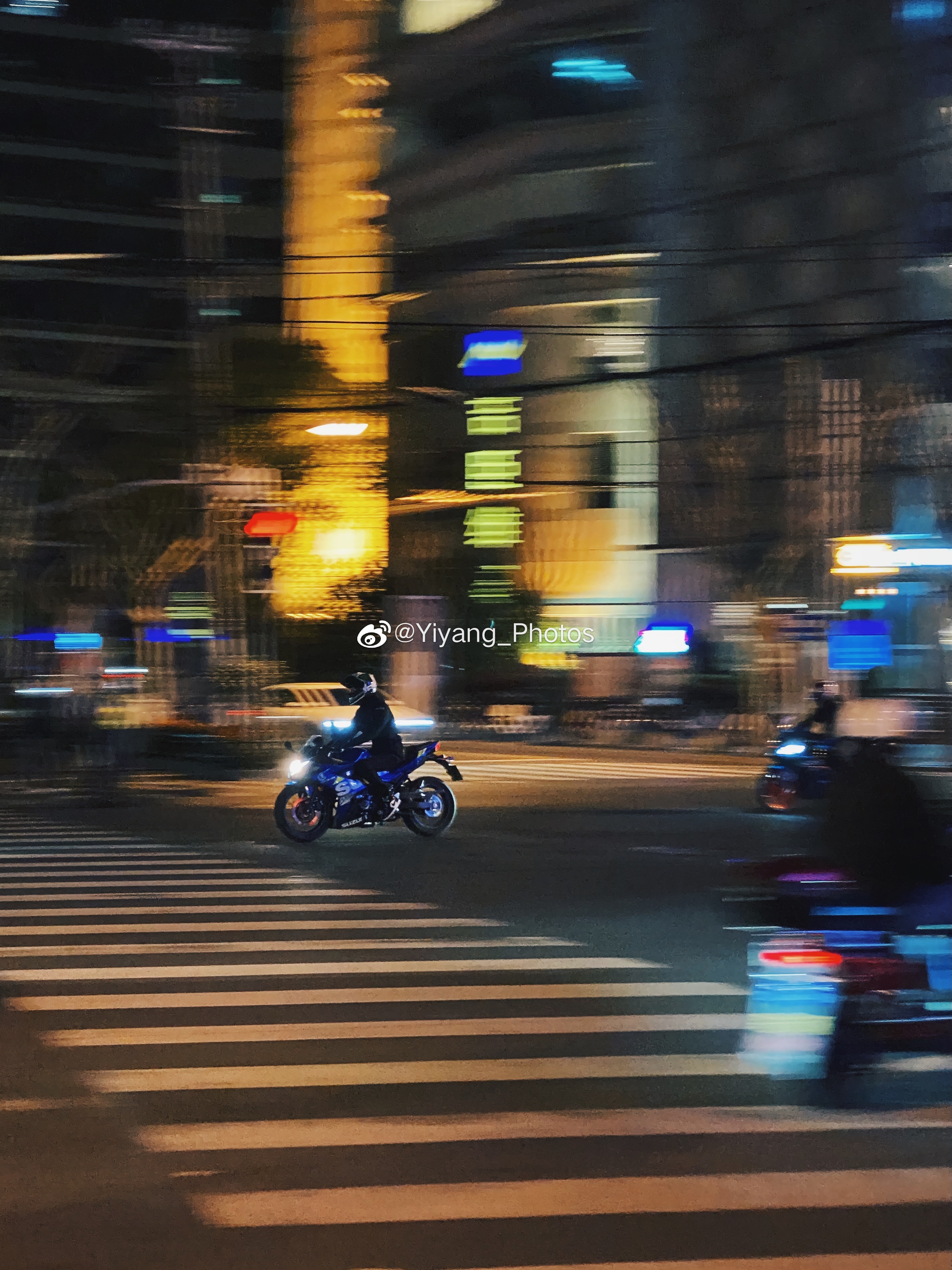 又到了最近遇到的一些摩托车系列时间，气温回暖，路上的摩托车也多起来了  ​​​