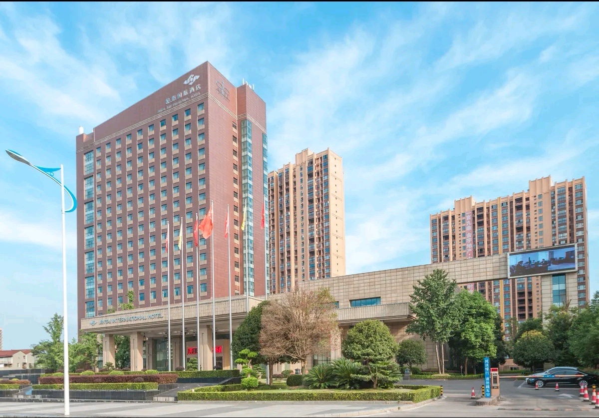 出售南部县金泰国际大酒店酒店客