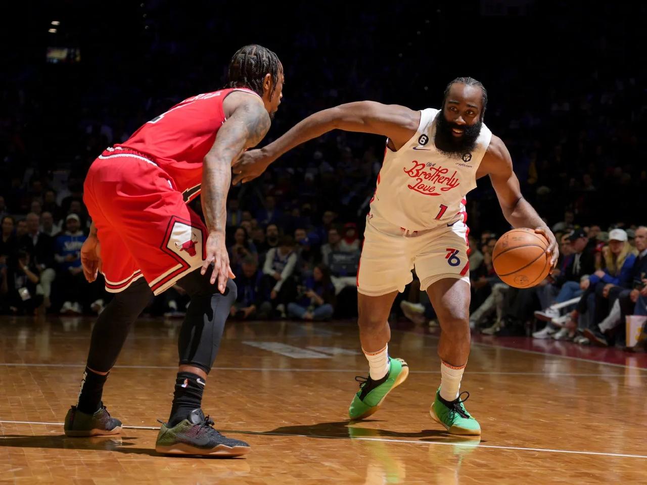 哈登14中2+5失误遭Skip质疑 里弗斯透露其伤情

NBA常规赛，76人主场