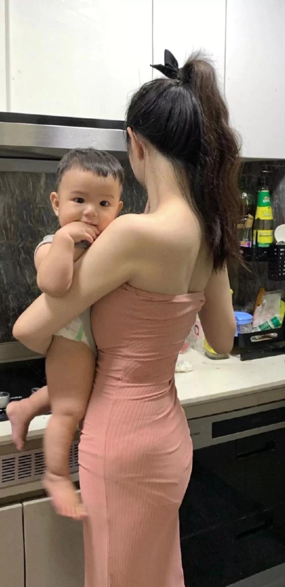 时尚辣妈的背影杀