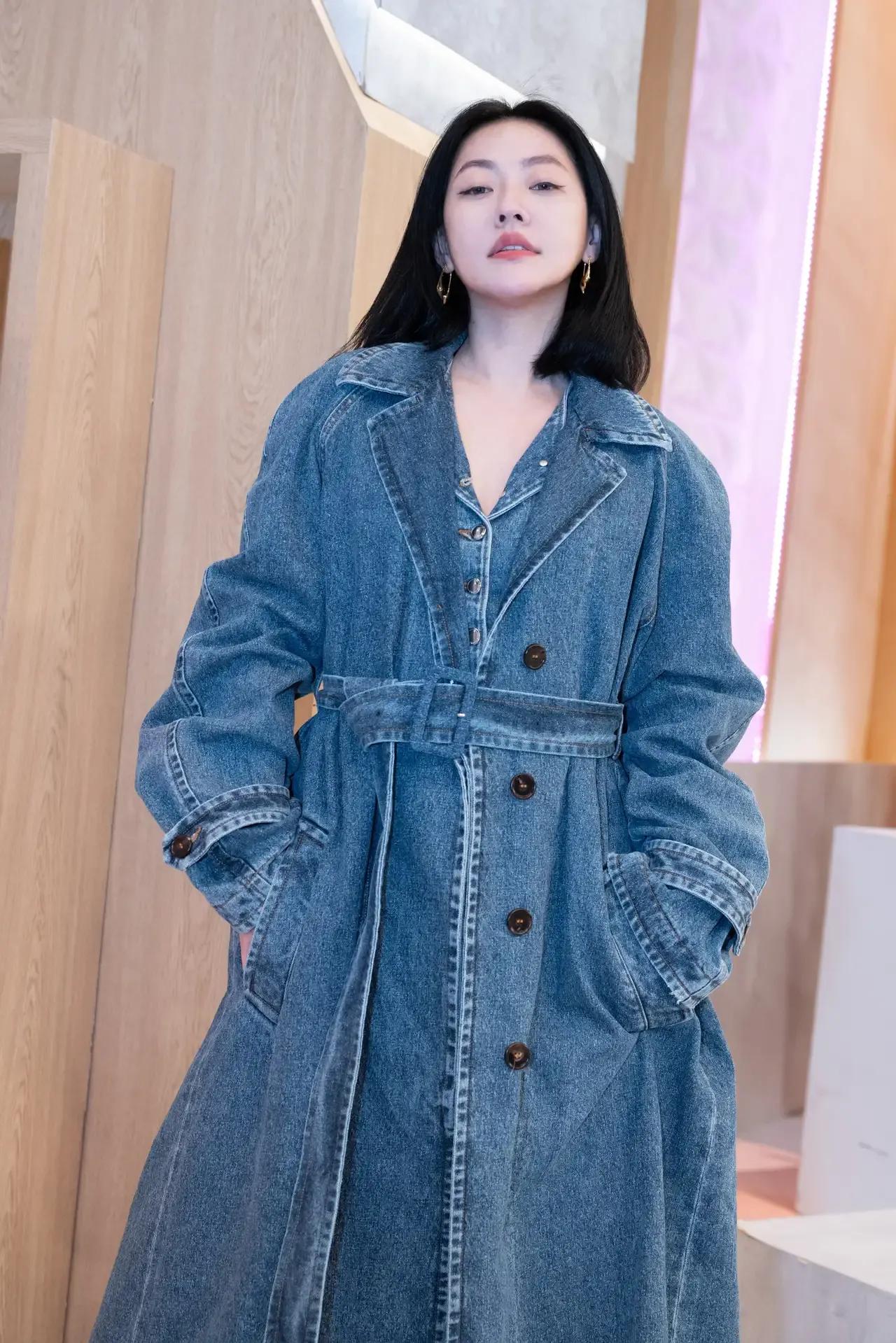 感觉小S的审美，特别是在穿衣搭配方面，很受姐夫具俊晔的影响，具俊晔平时就非常喜欢