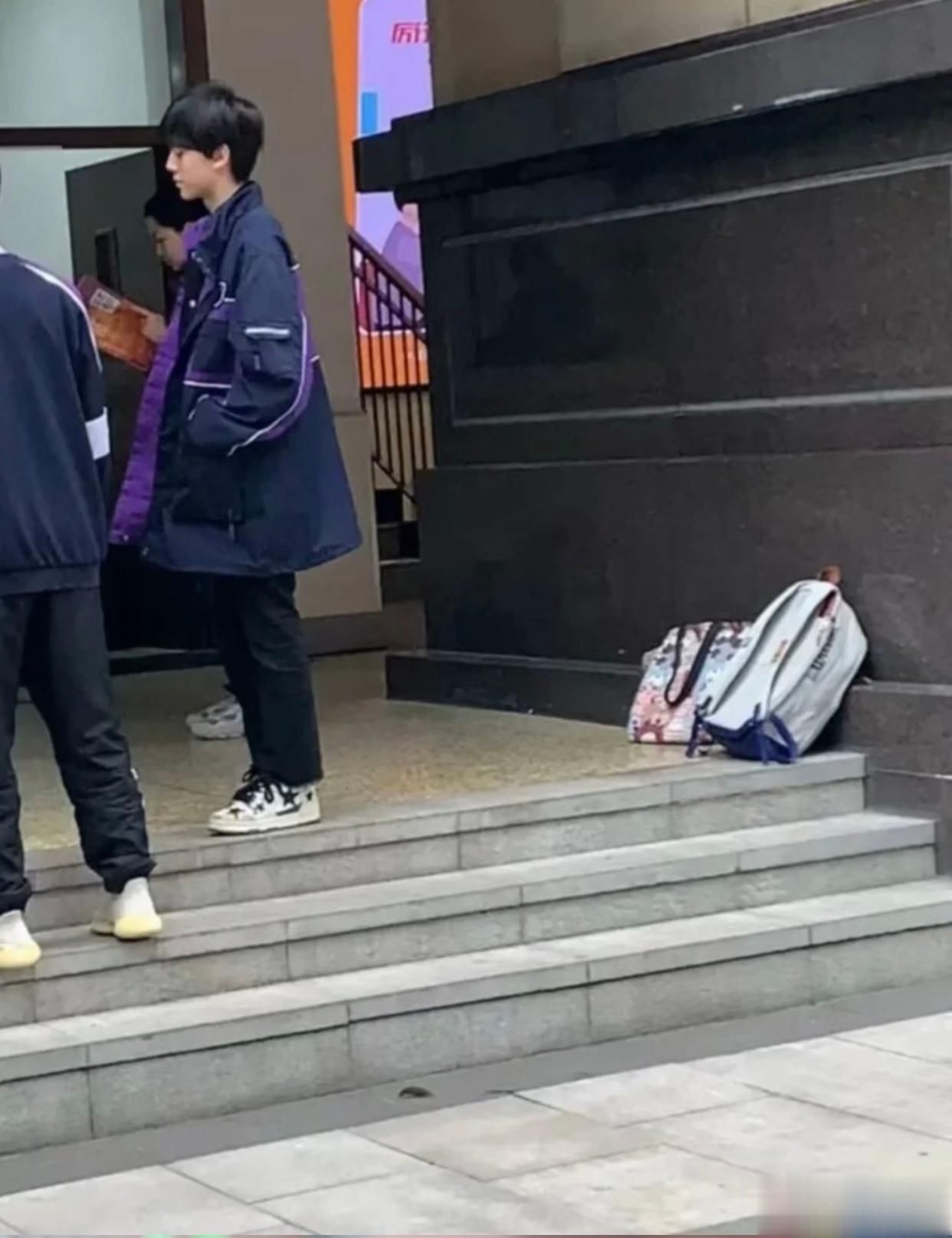 #左航ZH[超话]# zh#左航 灵魂鼓手 乐队心脏# zh#左航电影月光武士#