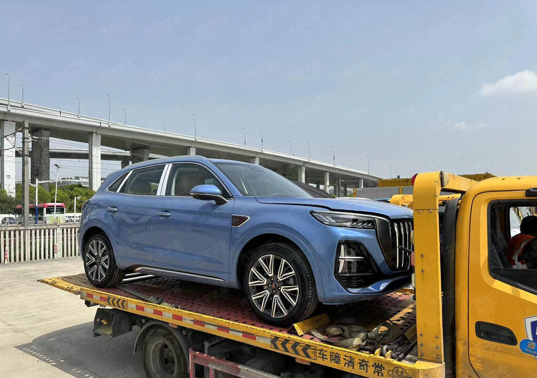 2023上海车展：中期改款红旗HS5实车大家想要的直瀑式进气格栅中网终于来了，老