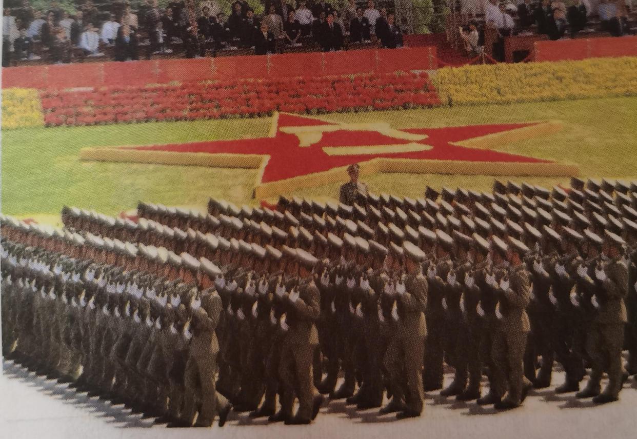 #历史那些事[超话]#1977年3月，有个辉煌历史的“大渡河连”加入了驻香港部队