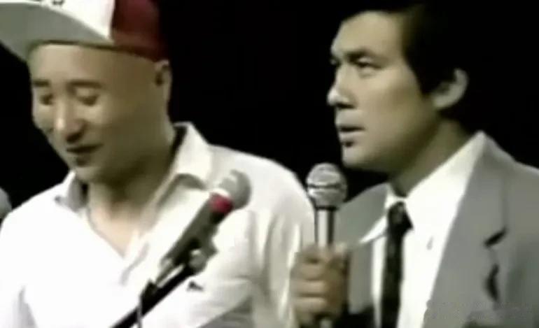  
春晚这40年当中，给我印象最深的，是陈佩斯的表演。
我觉得，他是当代中国当之