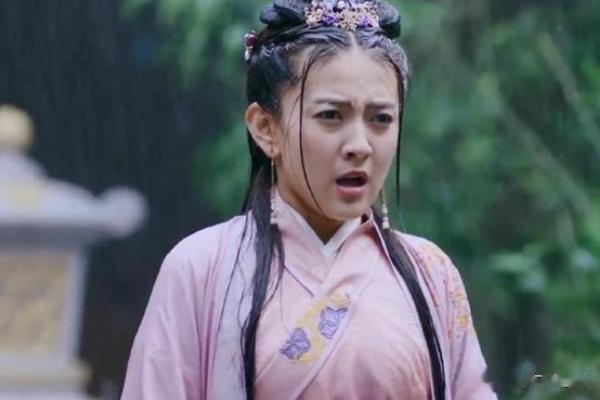同样是雨中下跪：若曦没啥，花千骨也没啥，看到图4：直接抱走！
哈喽大家好，首先感