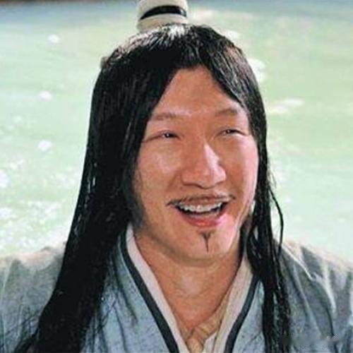 “现代装VS古装”，王俊凯不算啥，看到郭京飞笑出声！
朋友们好啊，爱聊影视的小编