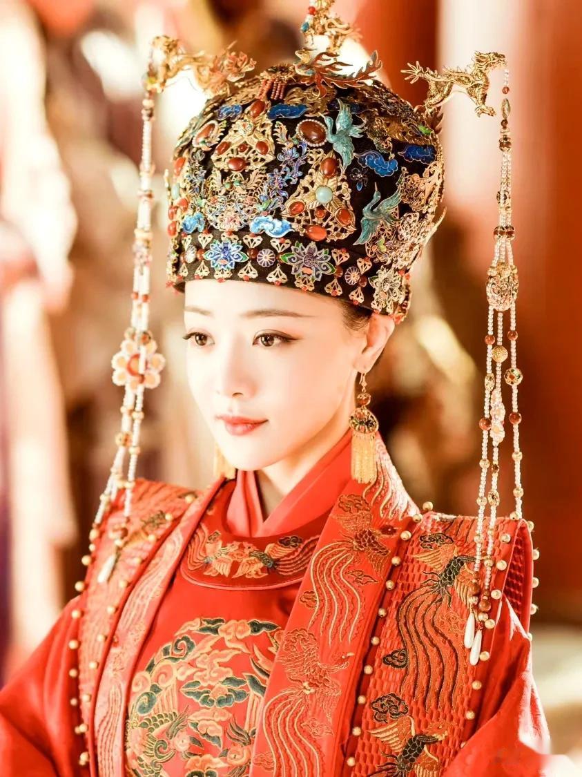 平民结婚能穿凤冠霞帔，感谢马皇后？
有个流传很广的糟扯：普通人结婚能穿凤冠霞帔，