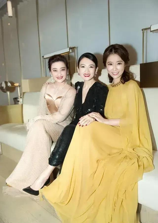 万万没想到，梅婷，章子怡和林心如同台比美，居然是年龄最大的梅婷赢了！
老牌艺人，