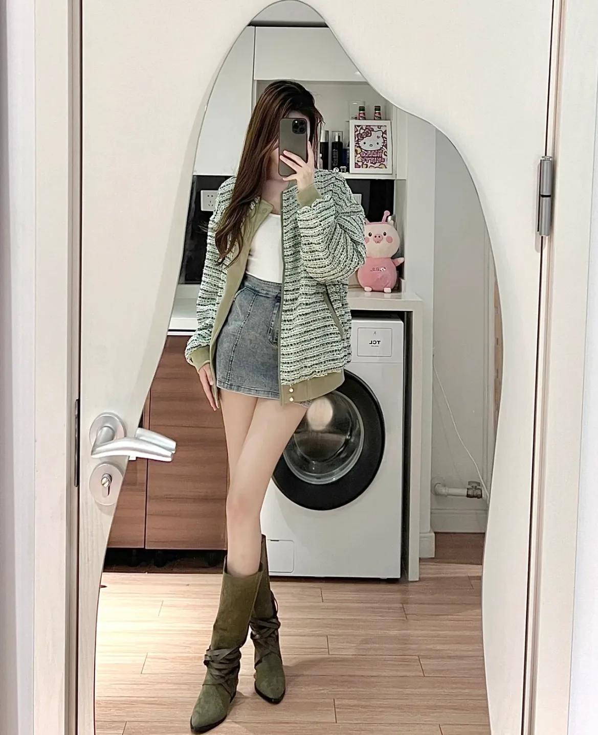 早秋穿搭分享~
来自时尚博主是蕾蕾呀_的两套私服穿搭，上长下短的下衣失踪式穿搭，