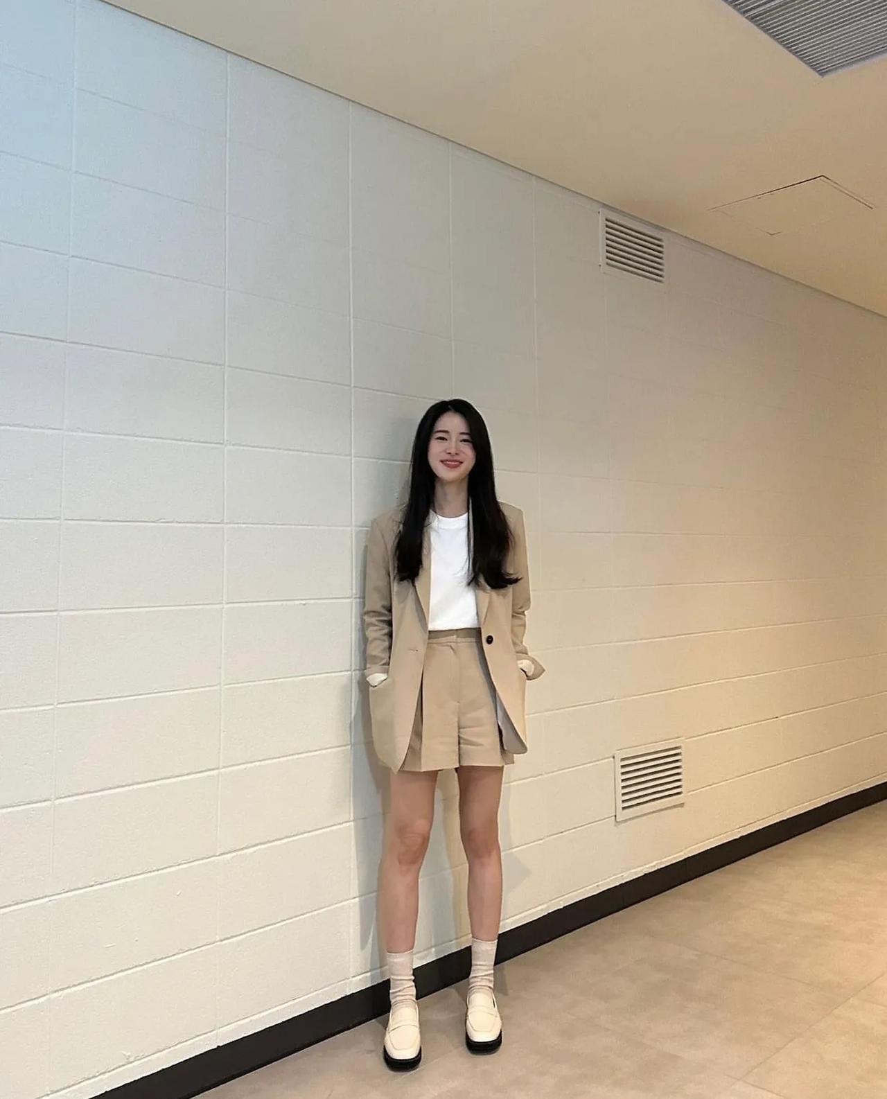 妍珍呐，官宣后越来越少女怎么回事
智妍承认恋情后的更新频率直接翻倍了
这周更的两