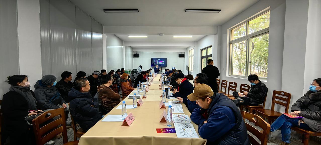 【行业资讯】由路程网x房车行主办的第八届房车露营行业新春茶话会已于今日召开，作为