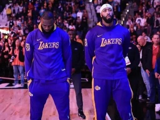 帕金斯：詹眉保持健康湖人能进总决赛

NBA常规赛即将进入尾声，有消息称詹姆斯有