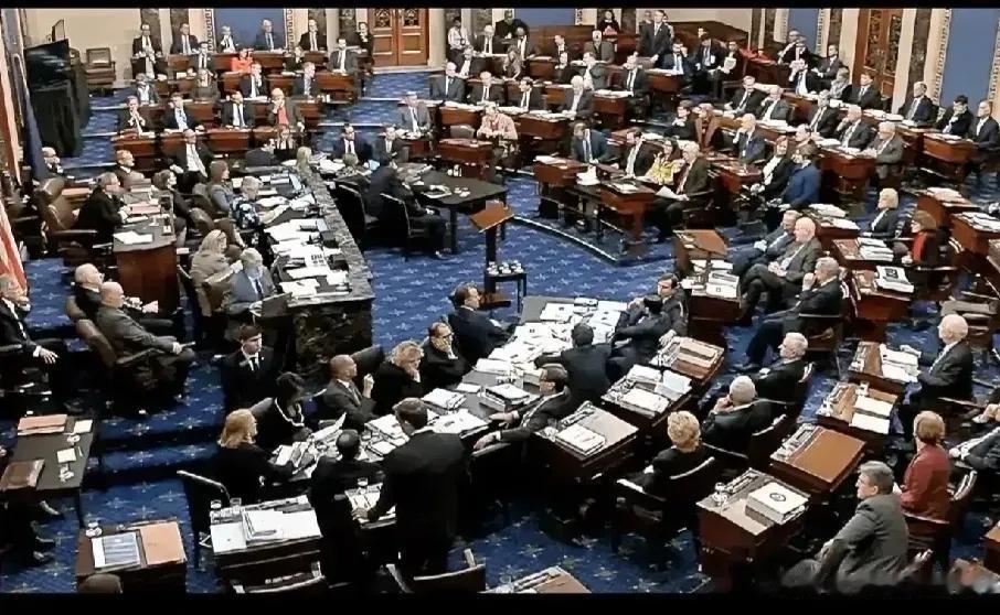 美国又可以合法抢钱了。
美众议院通过了第544号提案，该法案要求美国政府彻查中国