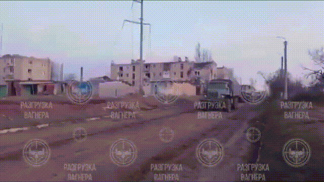 现在，巴赫穆特胜负已成定局。现在乌军损失惨重，到处都是阵亡者的尸体。进军中“瓦格