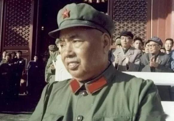 许世友将军要看电影，负责安排的