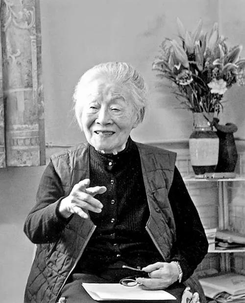 杨绛先生：自欺不是故意，只是没有看透自己。一 人有所不足，就要自欺欺人。一句谎言