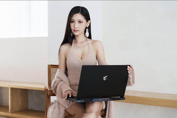 早上好[心][心][心]大病初愈技嘉AORUS 17X旗舰游戏本你喜欢吗？[心]