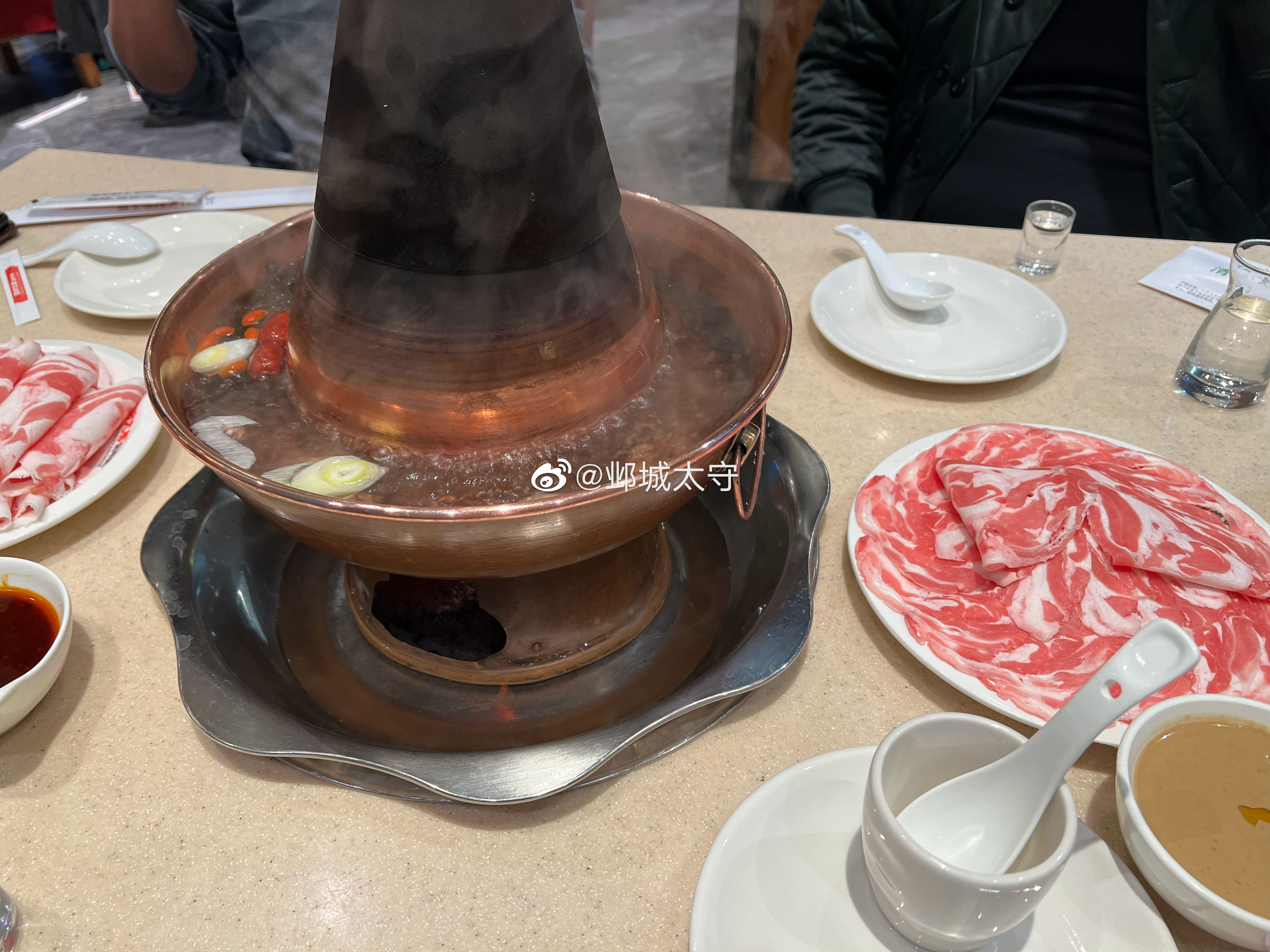 有什么烦恼是涮一顿铜锅火锅解决