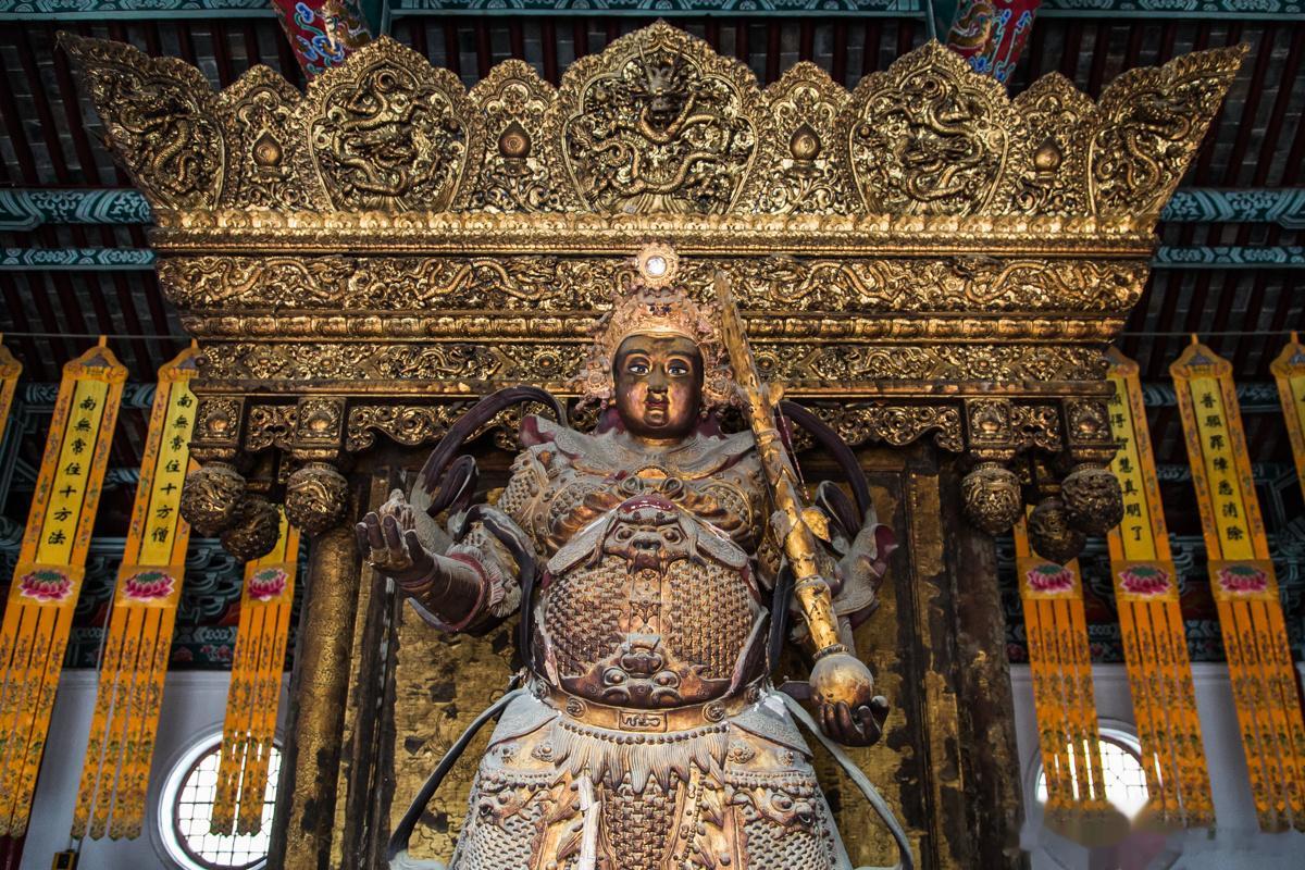 洛阳.白马寺的韦陀菩萨及佛龛。 ​​​