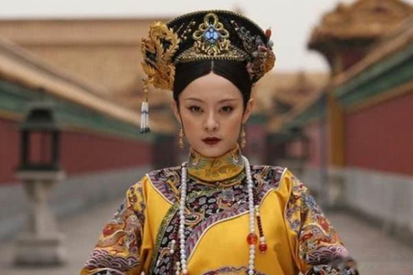 人物黑化靠什么？张子枫一个眼神让人不寒而栗，而她差点被禁播！
很感谢大家在百忙之
