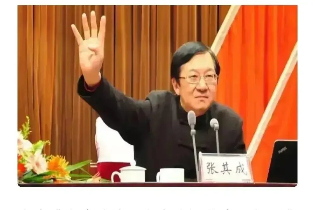 张其成教授，“其”议何在？今天张教授的建议，内容是全国老人到六十岁，不管以前干什