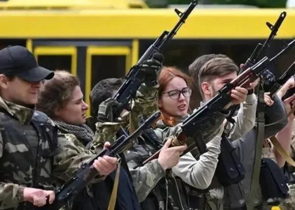 面对强制动员，乌民众开始“动歪脑筋”，10000美元1个人

来源:铁血观世界
