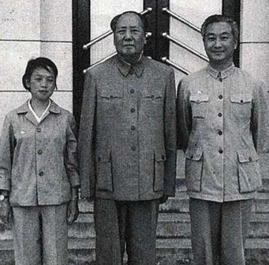 1974年，毛主席病倒后，照顾了他21年的护士长吴旭君为什么消失了？
吴旭君为人