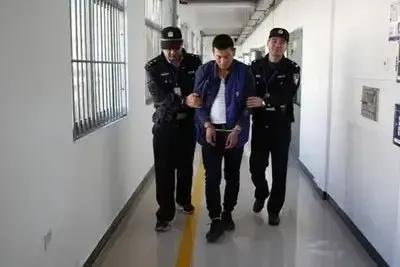 “我是因吃饺子不蘸酱油被抓进来的！”1993年，内蒙古监狱提审一位已经被关押两年