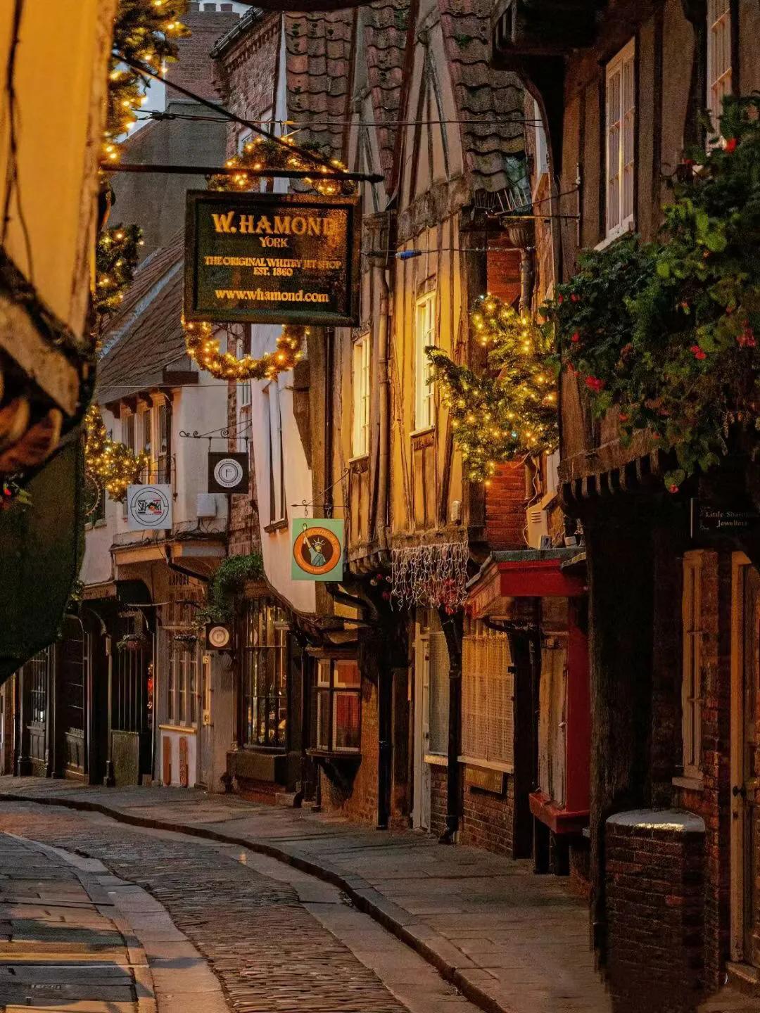 🇬🇧 英国| 约克 York
🏠约克郡位于英国英格兰东北部，有着绵延的山谷