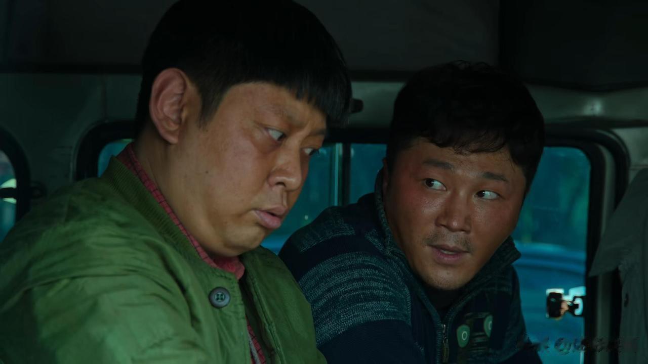 《狂飙》确实是今年开年以来最让观众上头的电视剧。
这部剧之所以如此抓人，在于剧本