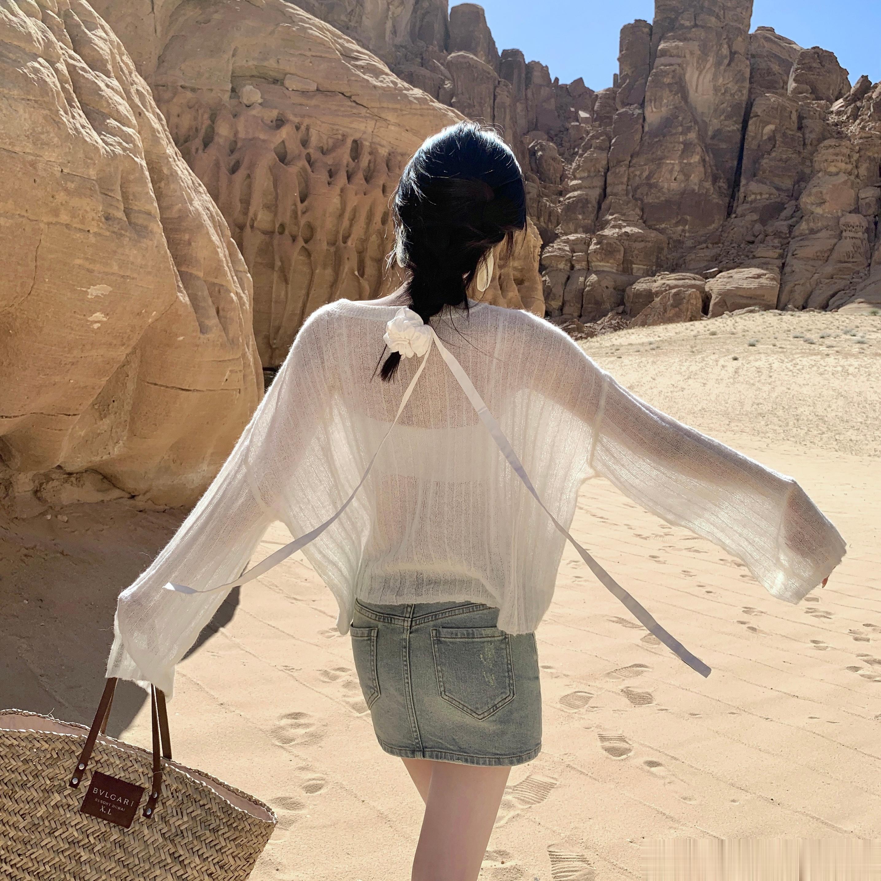 发点子衣服咯[嘻嘻] ​​​