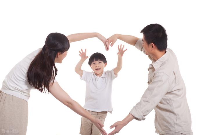孩子的成长过程中，家长常踩的“坑”，下面这些坑你踩了吗？

1、让孩子把牛奶当水