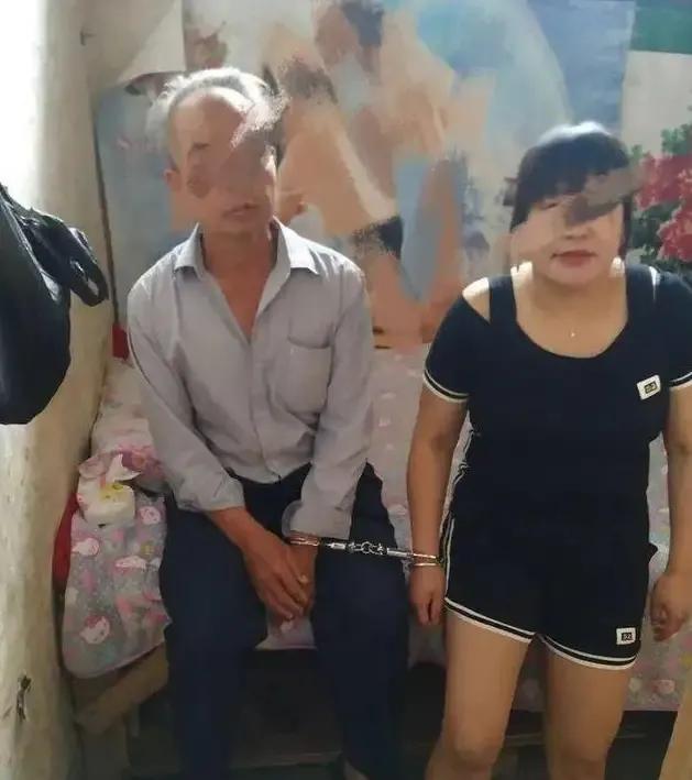 82岁老人嫖娼被警方逮捕，警察通知家属交罚款，让他回家。

这个消息引起了很大的