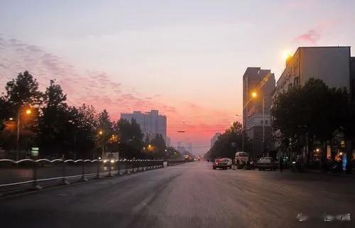 用信心去争取，用知识去实践；用毅力去打拼，用耐力去奋斗；在挑战中有所创新，在行动