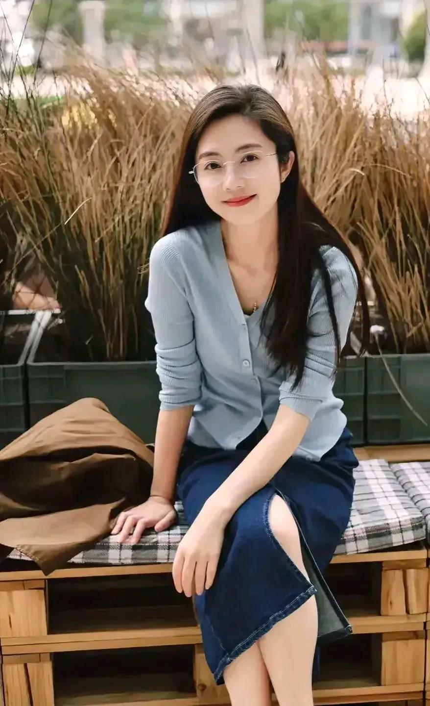 每个人都有自己的南墙要撞，都别劝，因为过来人的话和没过来人说是听不进去的。
仔细