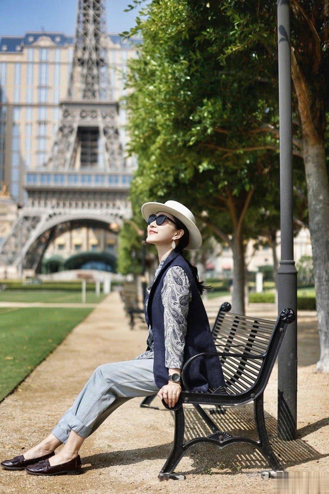 以前的旅行经常会去到法国，置身巴黎时尚之都，遇见那份细腻与优雅，喜欢法式风情，每
