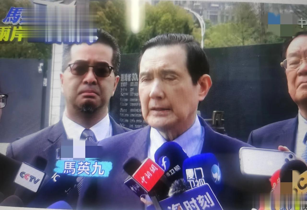 马英九3月28日上午参访南京大屠杀遇难同胞纪念馆，他在行程结束后的讲话中语带哽咽