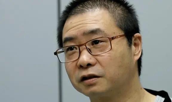 浙江淳安一干部沉迷当“榜一大哥”，一年打赏主播500余万后被判10年。

201