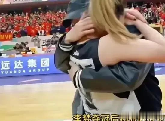 3月12日晚，四川女篮以83：82一分的优势险胜内蒙古队，夺得了WCBA2022